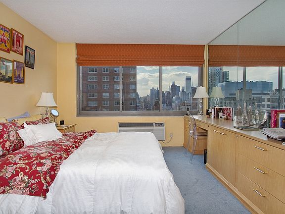 3rd image of 353 E 72nd St APT 25B