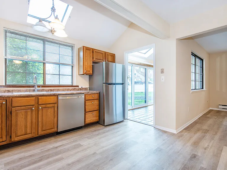 1006 Bryan Ct — Photo 17