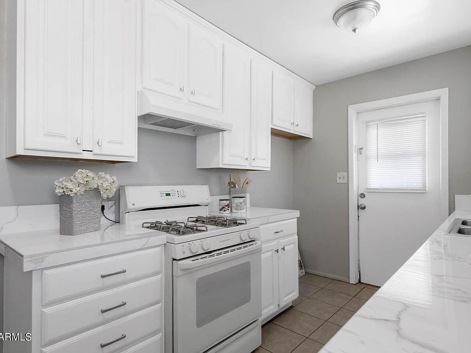 1st image of 4435 W Whitton Ave