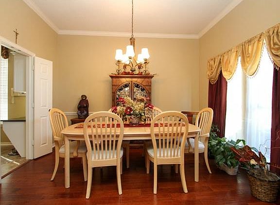 5th image of 9500 Valley Lake Ln