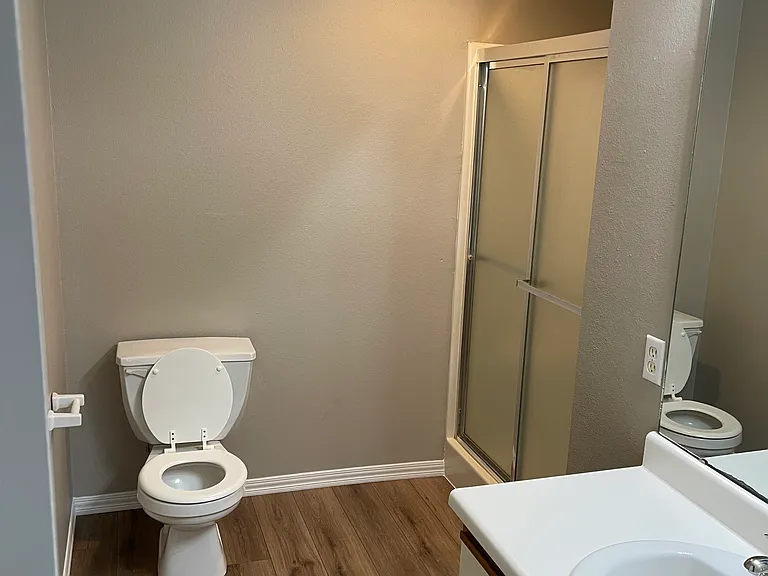 2842 S Meadowbrook Ave #2 — Photo 6