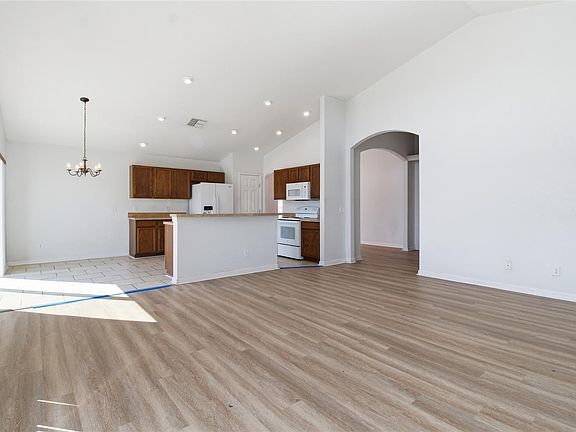 2764 Rochelle-3_12042025
