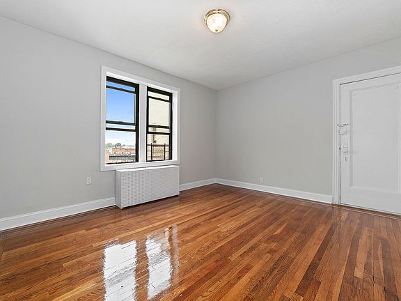 2nd image of 10420 115th St APT 3D