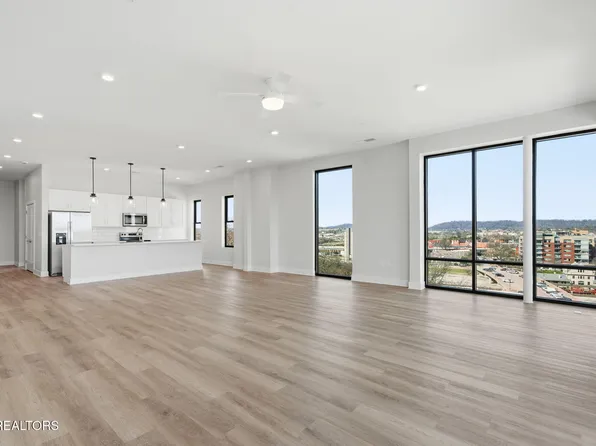 327 W Summit Hill Dr #600, Knoxville, TN 37902