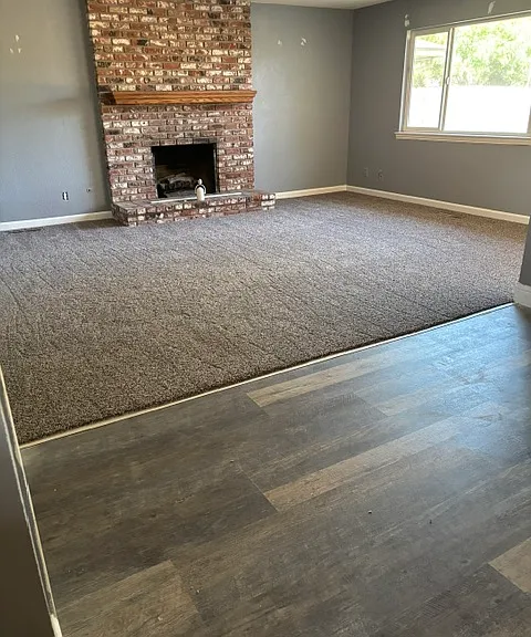 2209 E Palo Alto Ave — Photo 2