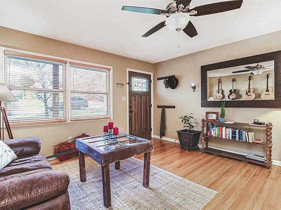5th image of 1 White Oak Ct