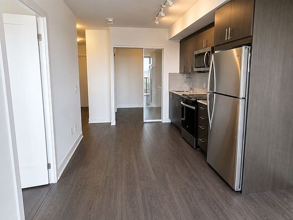 4th image of 2550 Simcoe St N #2508