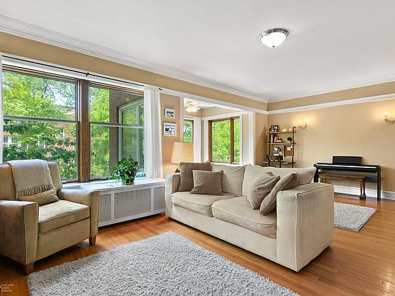 4th image of 1359 W Thorndale Ave #2
