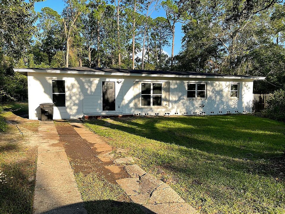 1st image of 1701 Hall Dr