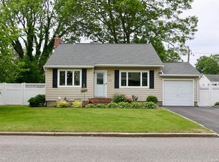 168 Thames St, Port Jefferson Station, NY 11776