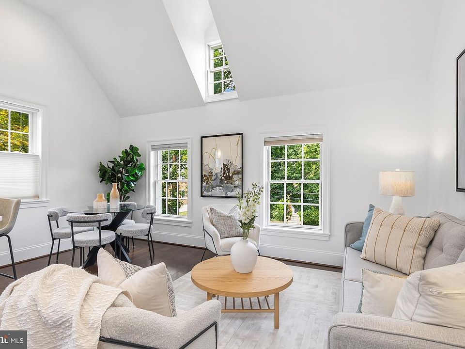 1st image of 2323 40th St NW #6
