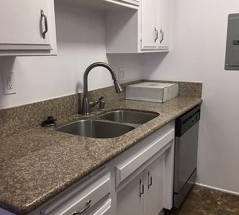 4th image of 415 N Oakhurst Dr APT 105