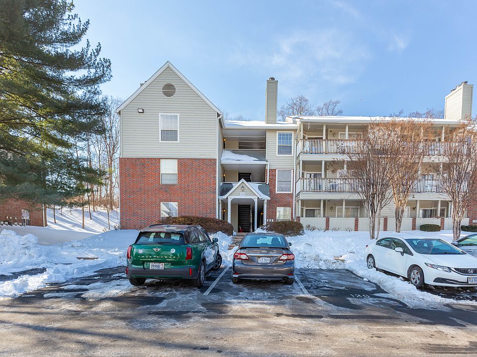 1 Reserved Parking Spot in front of building. Ample Visitors parking. EV Charging available.