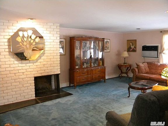 2nd image of 17 Hemlock Ln