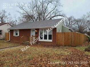 2214 W Neil Pl, Milwaukee, WI 53209