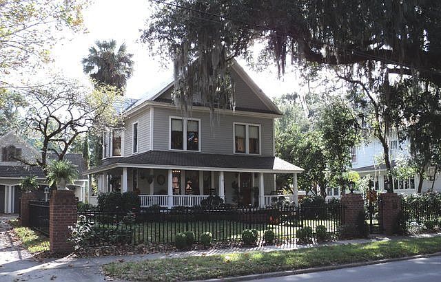 1st image of 320 W Rich Ave