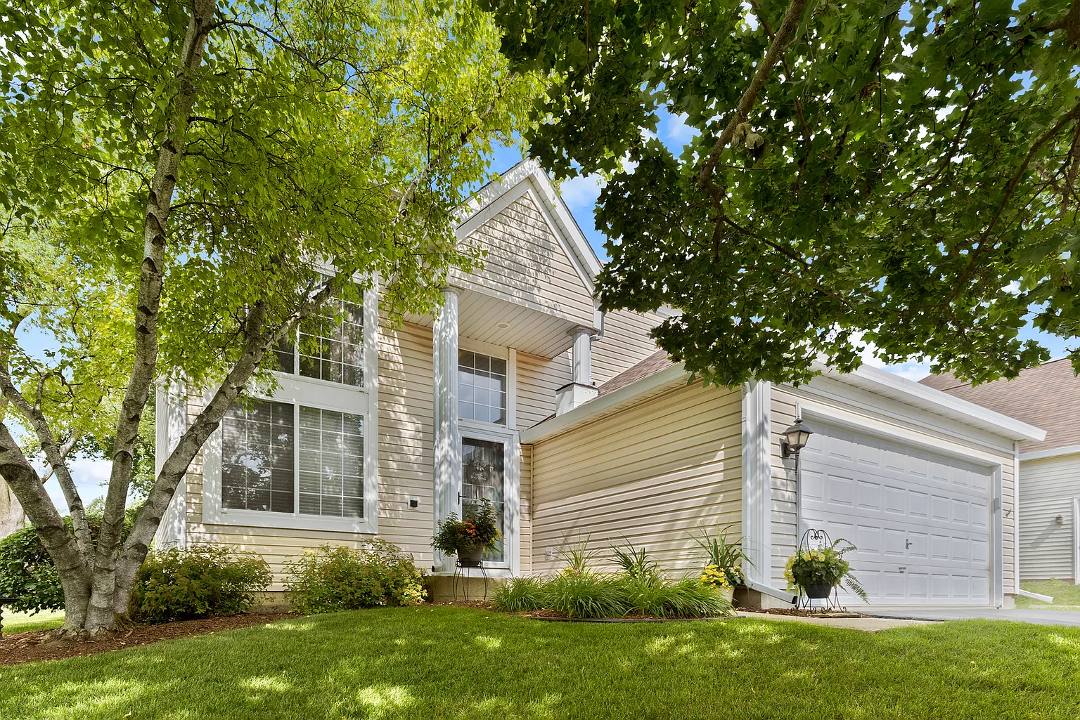 410 Briarwood Ln photo 1