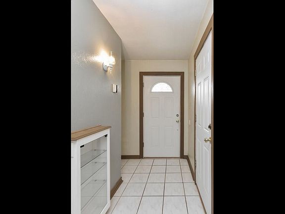 4th image of 2319 Pennington Dr