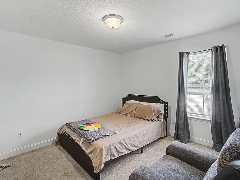 881 Grayson Ave — Photo 17