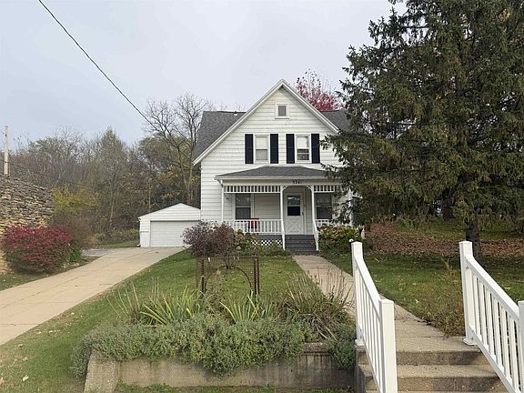 4th image of 3241-3243 S Riverside Dr