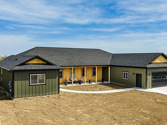 2nd image of 3 Thunderbird Dr