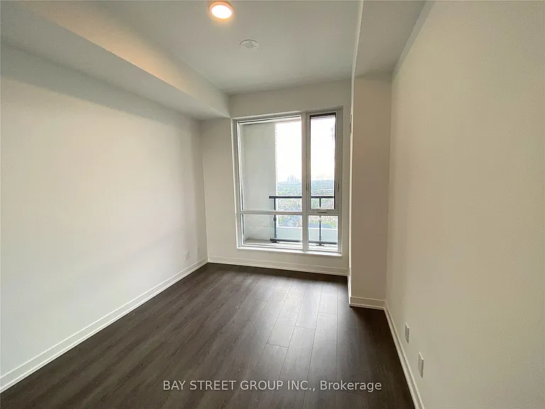 7950 Bathurst St #2002 — Photo 13