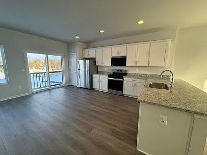 156 Heyford Dr #1 — Photo 2