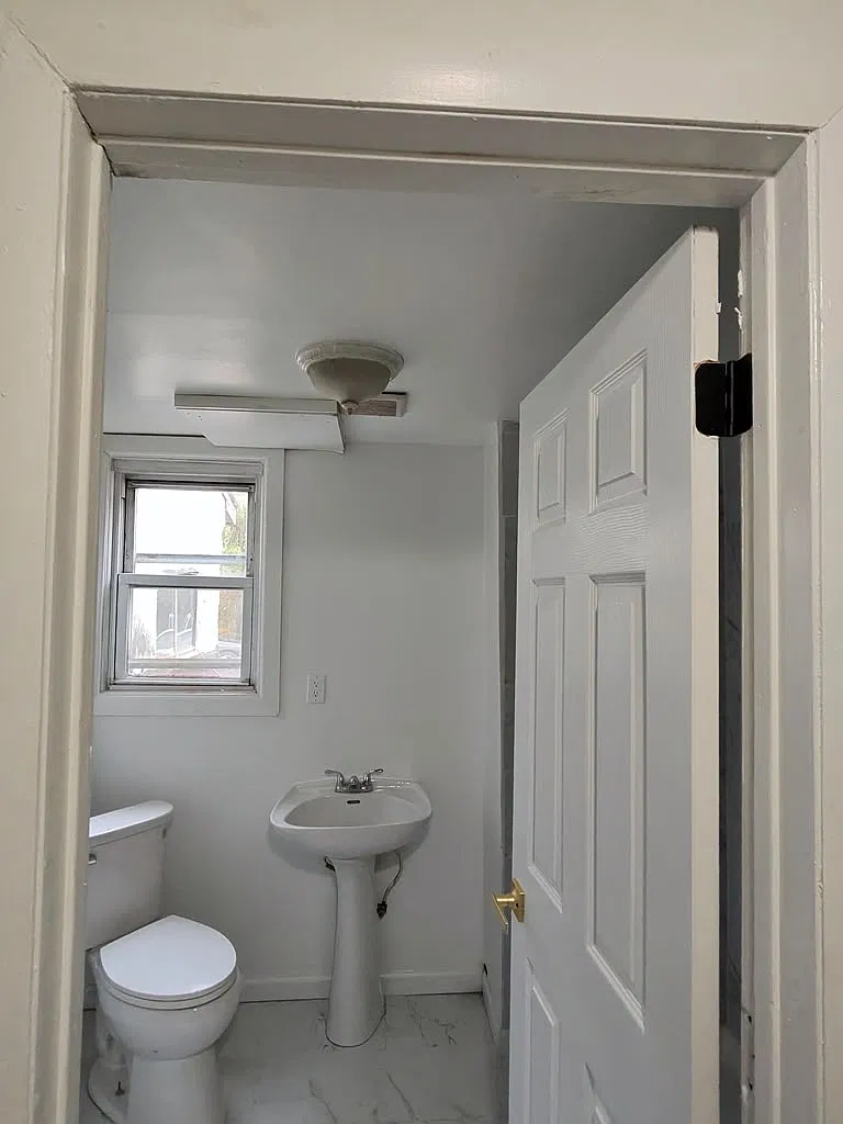103 Cotter Rd — Photo 1