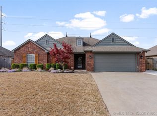 14514 S Kendalwood Blvd E, Glenpool, OK 74033