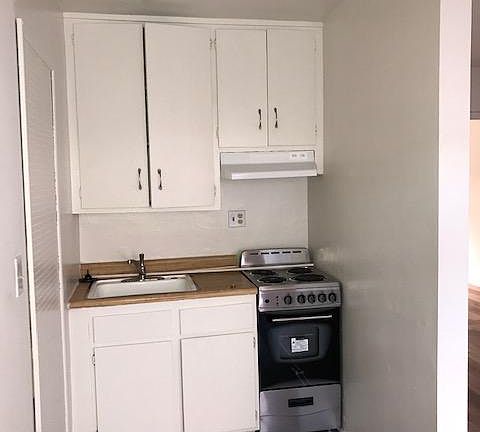 3rd image of 5060 Bakman Ave APT 2