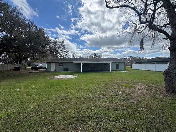 2nd image of 3115 Lark Ln
