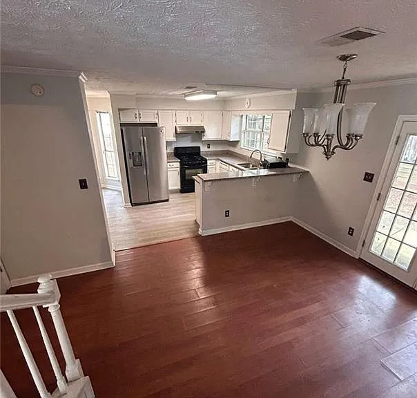 1089 Ashbury Dr — Photo 4