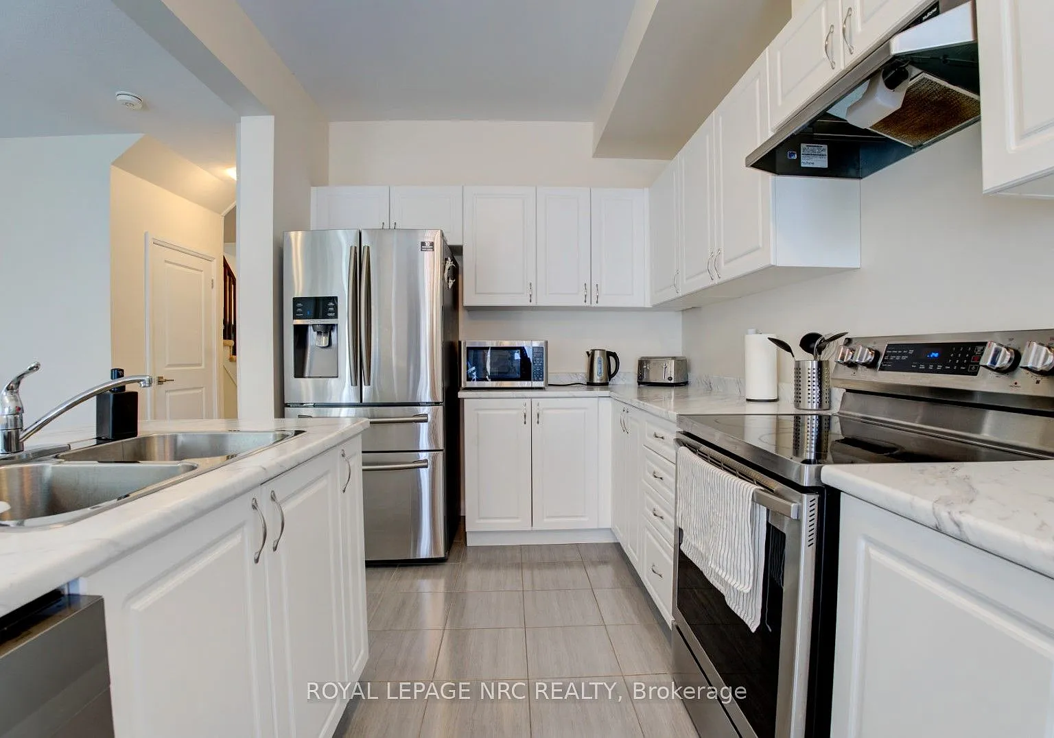 3 bed, $2,600 — Photo 3