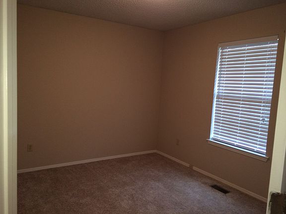 5th image of 7 Mansfield Dr