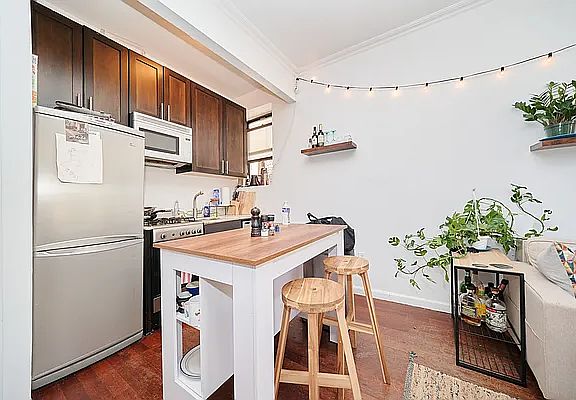 5th image of 201 E 2nd St APT 4D