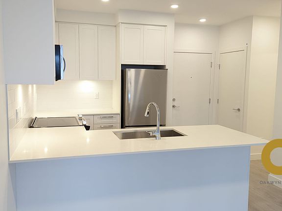 2nd image of 808 Gauthier Ave #102