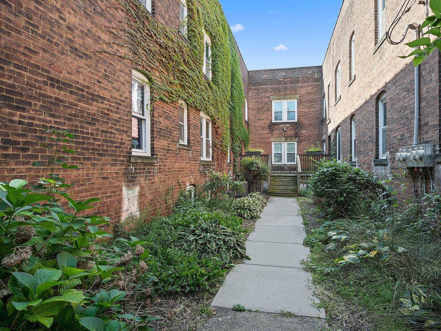 8107 Lake Ave APT 2, Cleveland, OH 44102 | Zillow