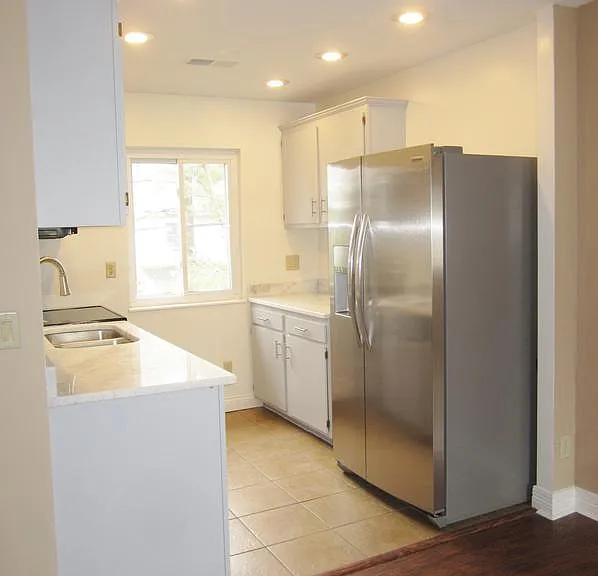 311 S Poplar St — Photo 3