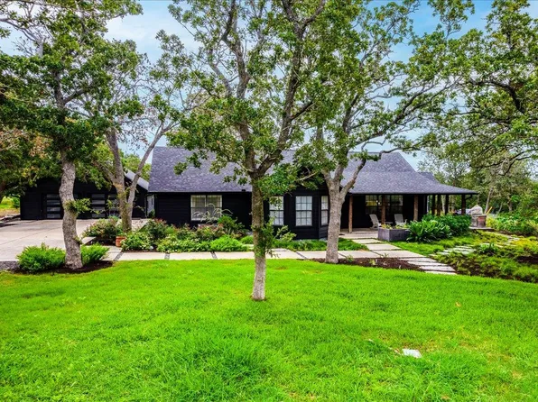 160 Shady Oaks Dr, Dale, TX 78616