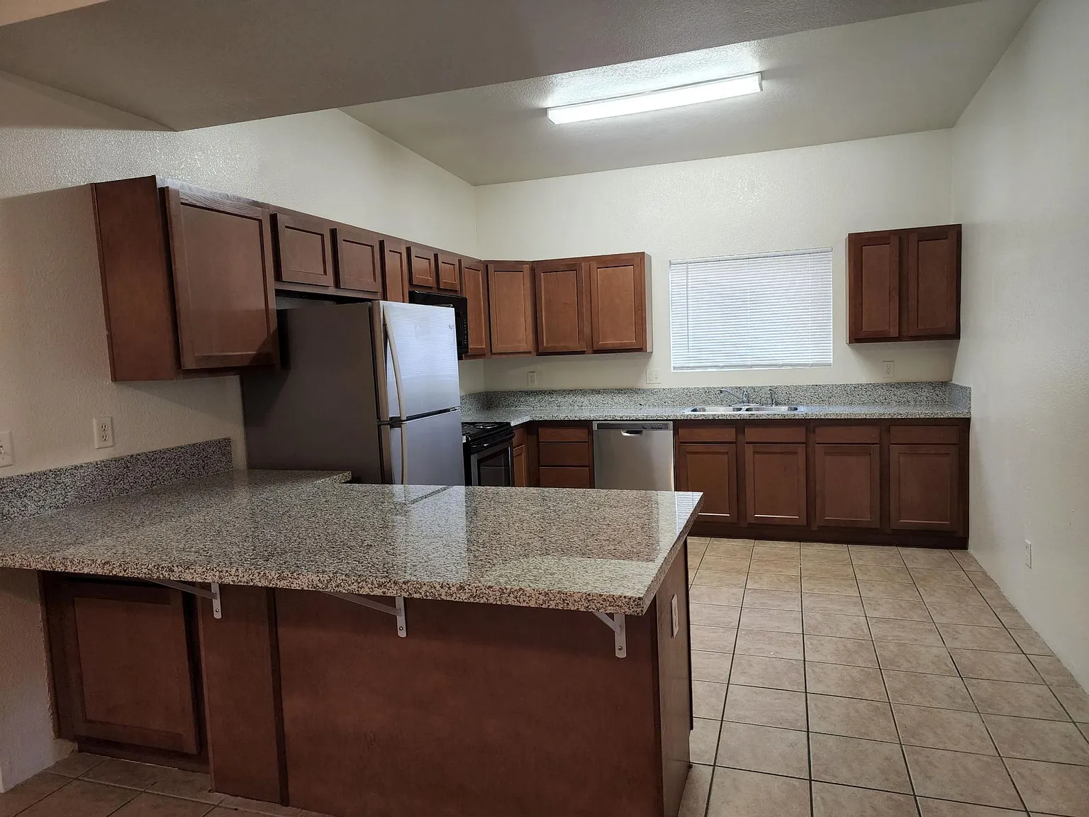 Large kitchen 2 fridges (one has been added since photo.