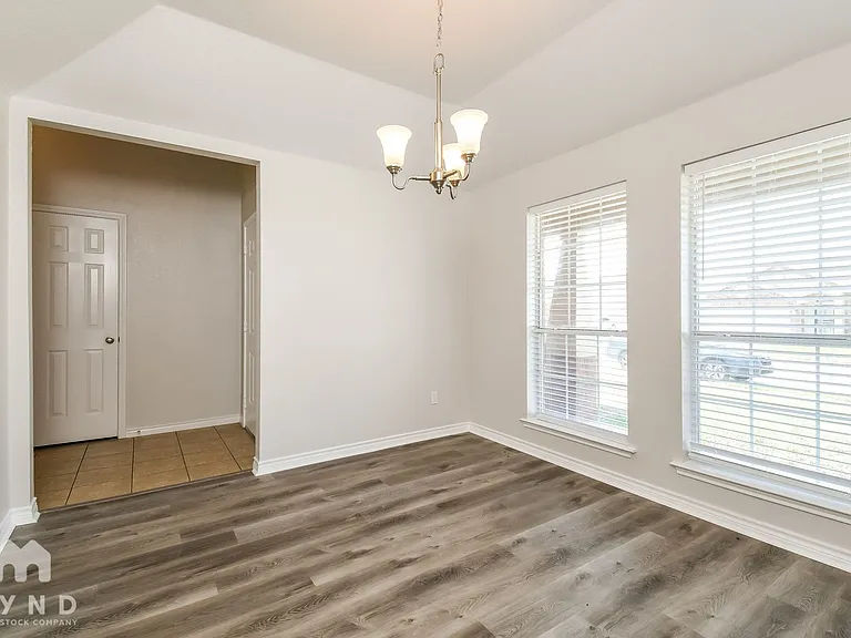 7016 Seton Hall Dr — Photo 6