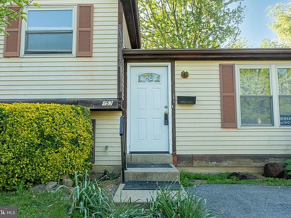 2nd image of 452 Center St