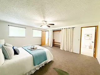 450 NE Riverhill Dr — Photo 39