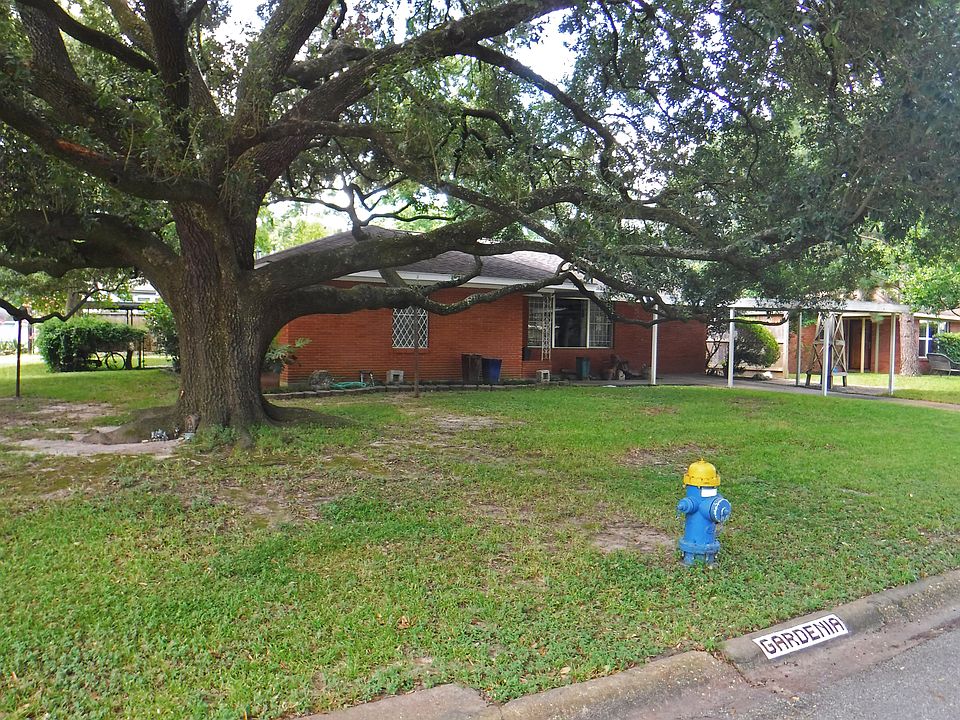 1st image of 2203 Gardenia Dr
