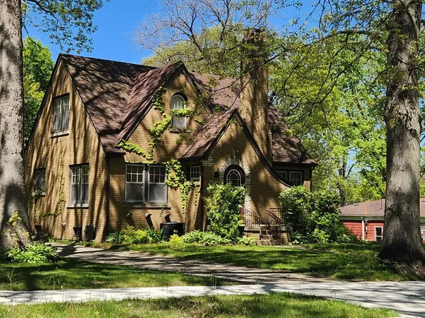 1611 Quentin Rd, Rockford, IL 61108