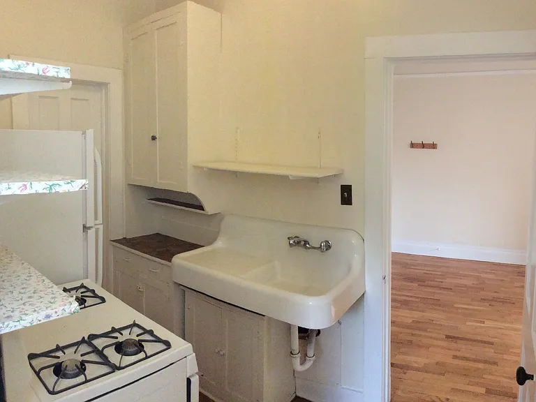 1032 Pine — Photo 8