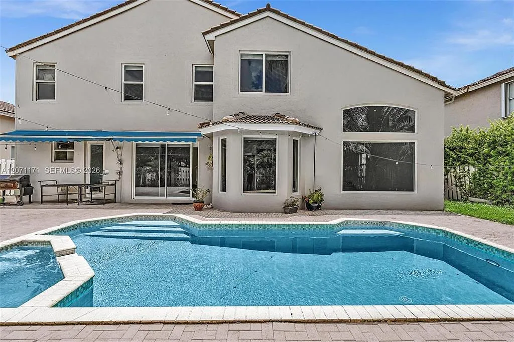 4 bed, 3.0 bath, $8,750 — Photo 2