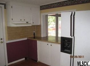 2135 14th Avenue Pl SW, Hickory, NC 28602