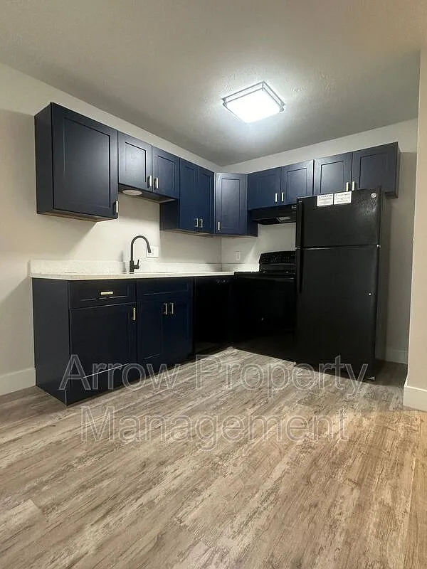 Building Photo - 2325 S St #8