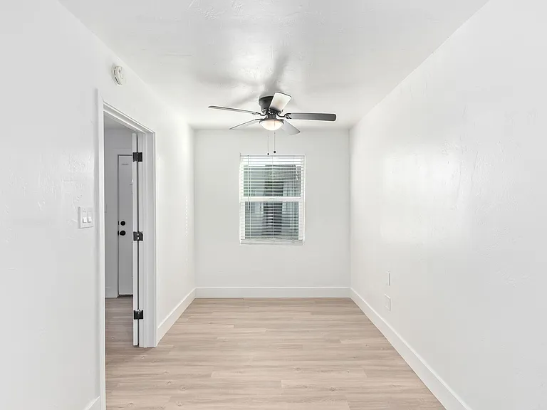 498 N Arizona Ave #5 — Photo 13
